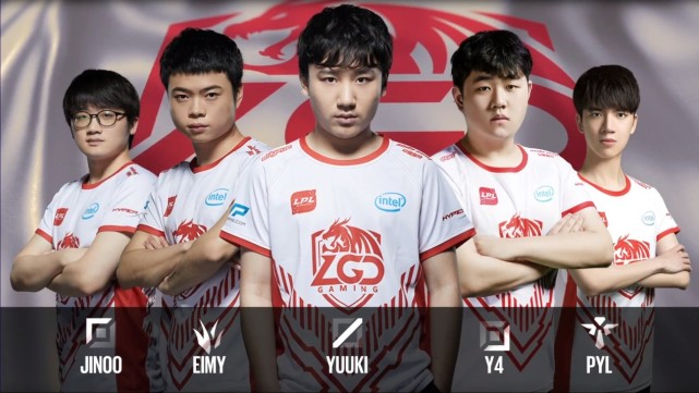 他更像是在 他更像是在