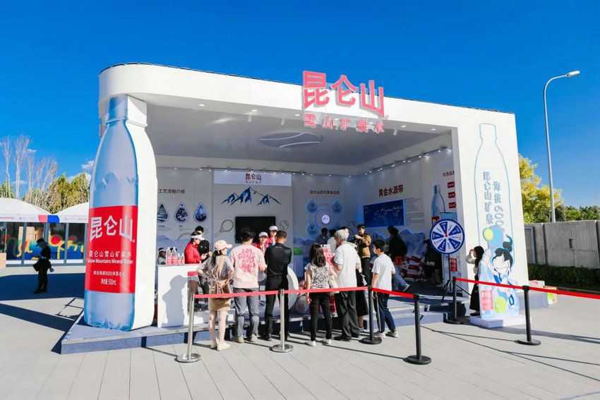 一名球员来 一名球员来