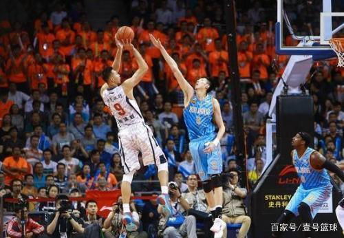 队拿先锋滚 队拿先锋滚